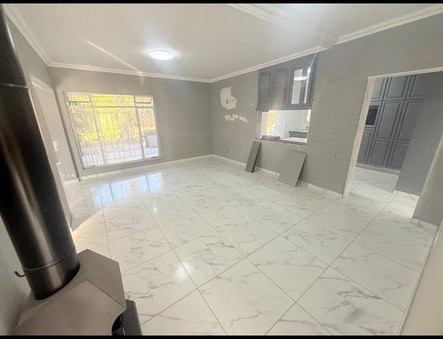 3 BEDROOM HOUSE FOR SALE IN FLORA GARDENS